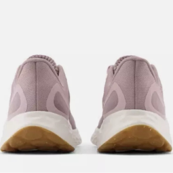 NEW BALANCE NIB Women’s Fresh Foam Arishi v4 9.5 purple violet - Picture 2 of 8